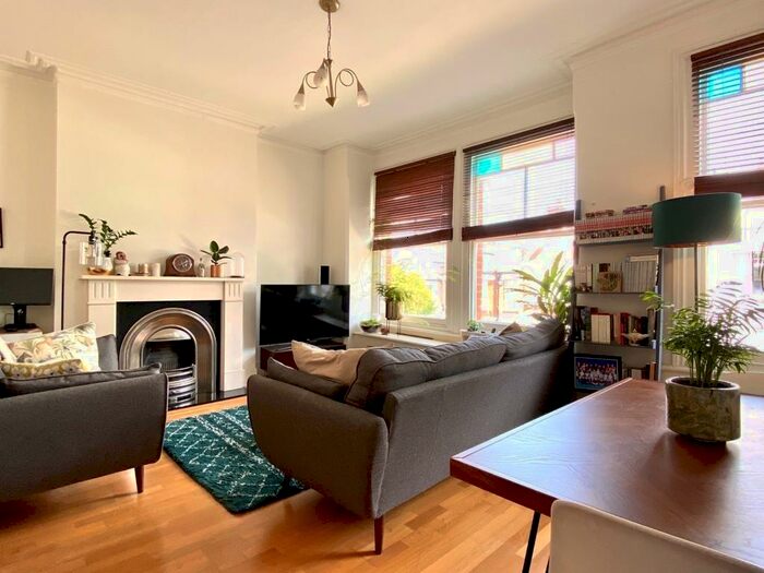2 Bedroom Flat To Rent In Goodwyns Vale, Muswell Hill, N10