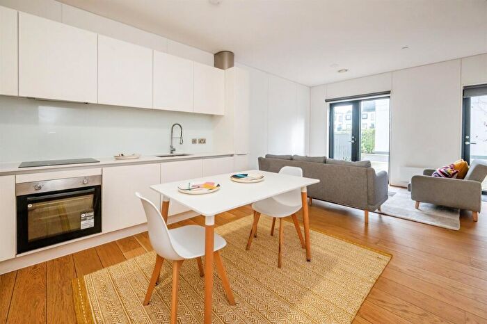 4 Bedroom Town House For Sale In Rotton Park Street, Birmingham, B16