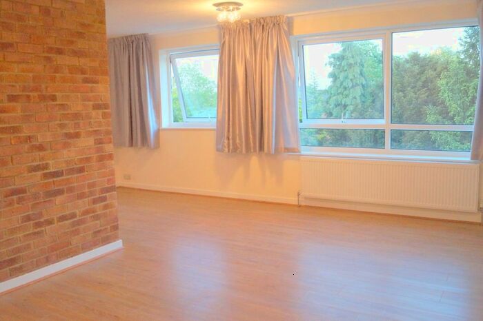 2 Bedroom Flat To Rent In Lincoln Road, Enfield, EN1