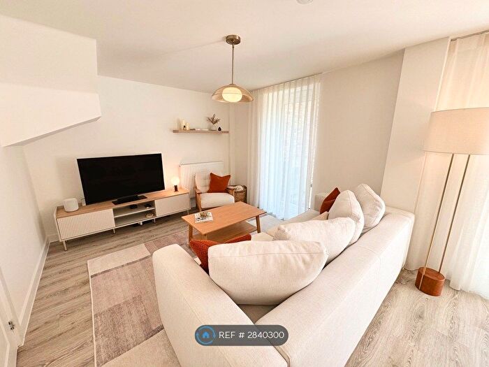 4 Bedroom End Terrace House To Rent In Parkes Avenue, Birmingham, B12