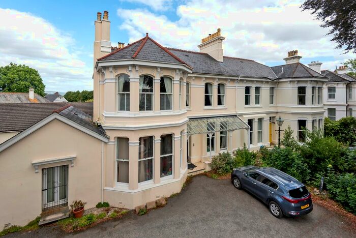 3 Bedroom Flat To Rent In Mannamead Road, Mannamead, Plymouth, PL3