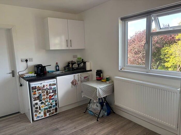 1 Bedroom Studio To Rent In Farndale Avenue, London, N13