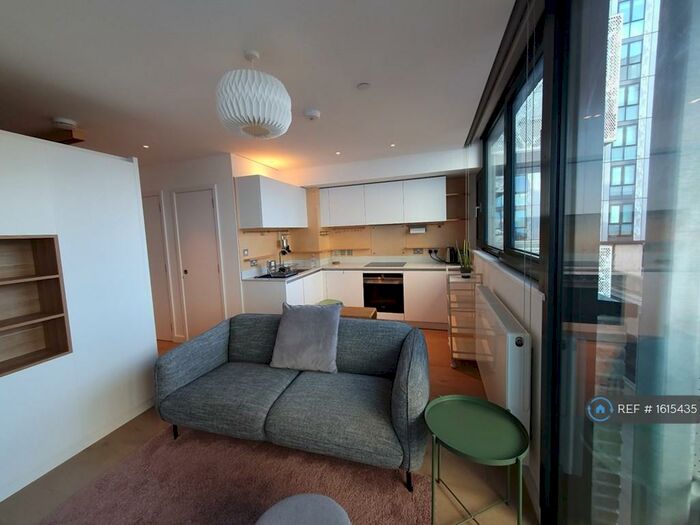 Studio To Rent In Hill House, London, N19
