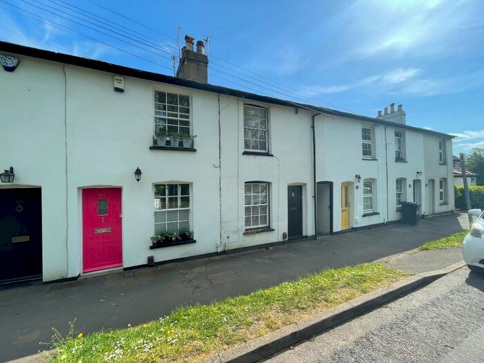 2 Bedroom Cottage To Rent In Church Road, Potters Bar, Hertfordshire, EN6