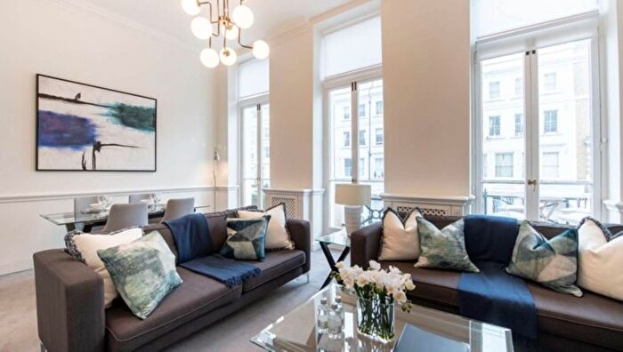 2 Bedroom Flat To Rent In Lexham Gardens, London, W8