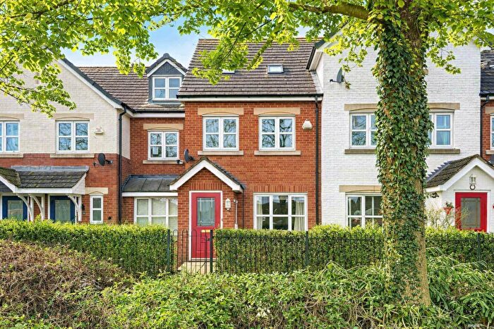 4 Bedroom Town House For Sale In St. Marys Court, Kenilworth, CV8