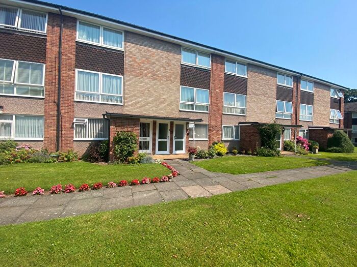 2 Bedroom Flat To Rent In Eldon Drive, Sutton Coldfield, B76
