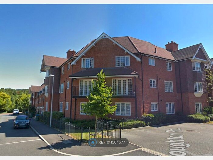 2 Bedroom Flat To Rent In Wroughton Road, Wendover, Aylesbury, HP22