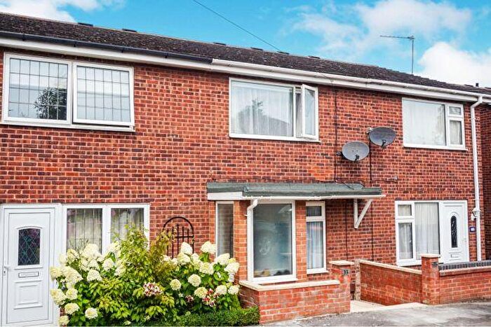 2 Bedroom House To Rent In Barlow Drive South, NG16