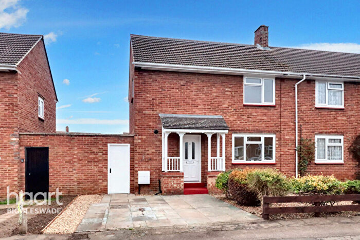 3 Bedroom End Of Terrace House For Sale In The Rowlands, Biggleswade, SG18