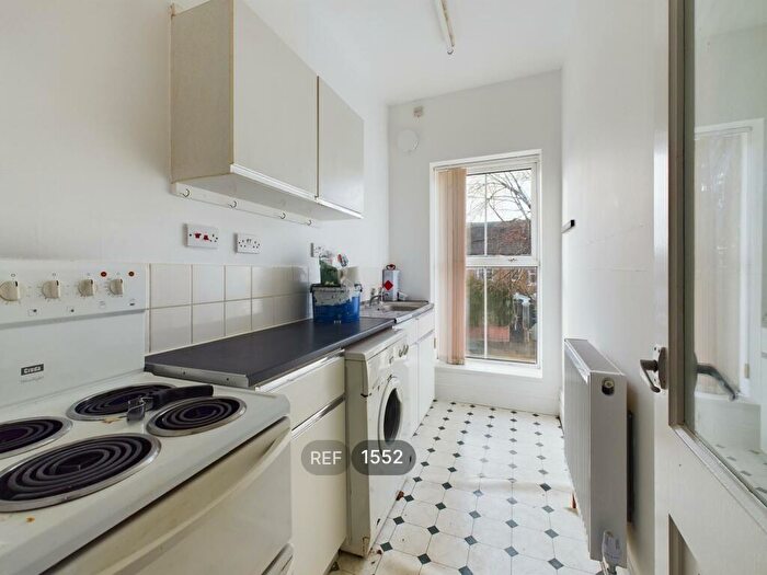 1 Bedroom Apartment To Rent In Albert Avenue, HU3