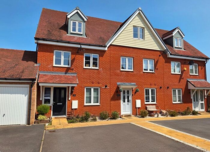 3 Bedroom End Of Terrace House For Sale In Ritson Lane, Aylesbury, HP18