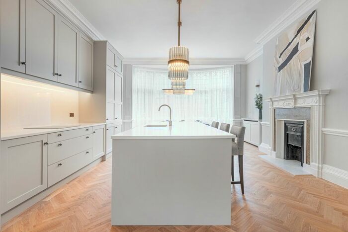 2 Bedroom Flat To Rent In Flat, London, W1G