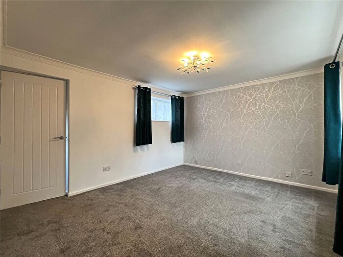 3 Bedroom Terraced House For Sale In Warrensway, Woodside, Telford, Shropshire, TF7