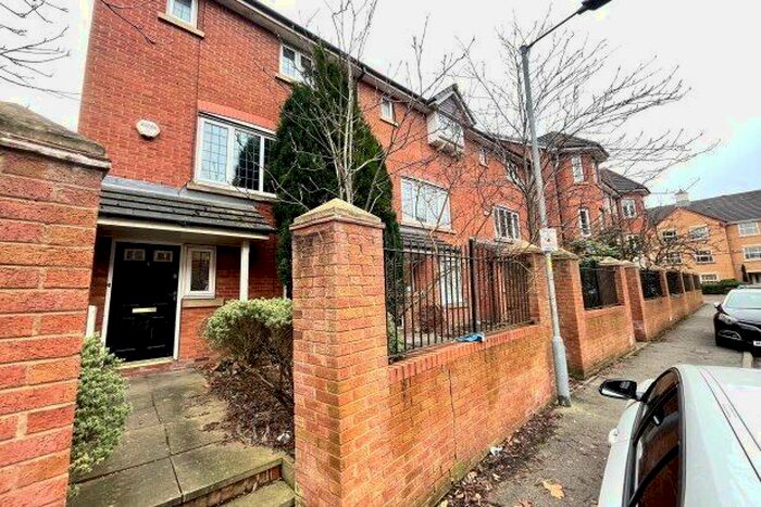 4 Bedroom Town House To Rent In New Barns Avenue, Manchester, M21
