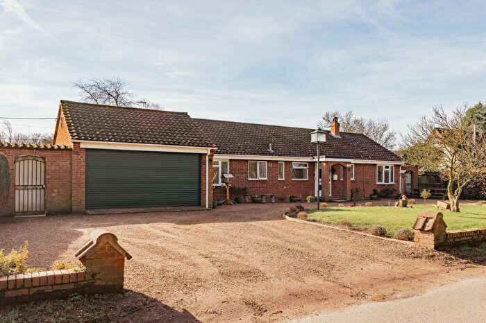 4 Bedroom Detached Bungalow For Sale In Detached Four-Bedroom Bungalow In Colton With Scope To Modernise, NR9