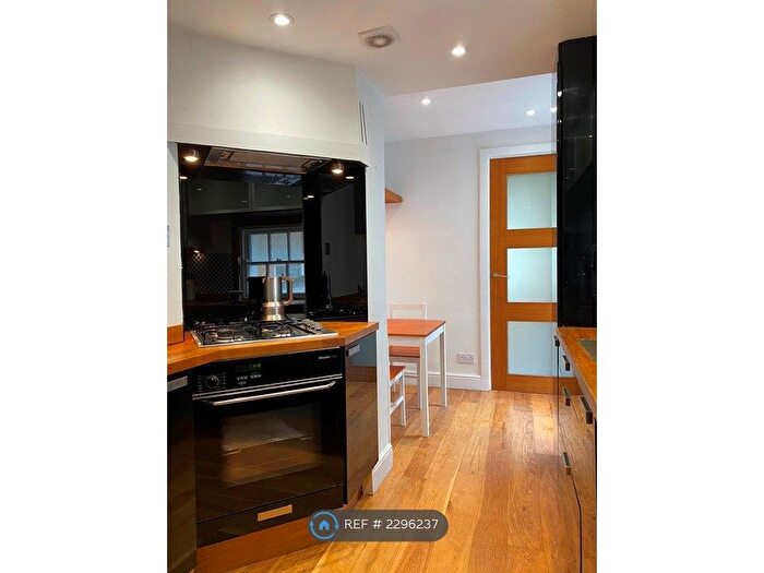 2 Bedroom Flat To Rent In Chesham Road, Brighton, BN2