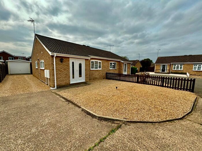 2 Bedroom Semi-Detached Bungalow For Sale In Ellison Close, Raunds, Wellingborough, NN9