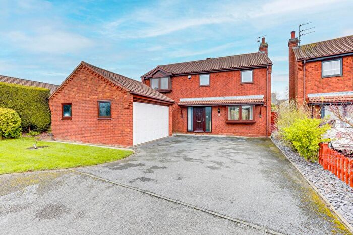 4 Bedroom Detached House For Sale In Lapford Close, Nottingham, NG3