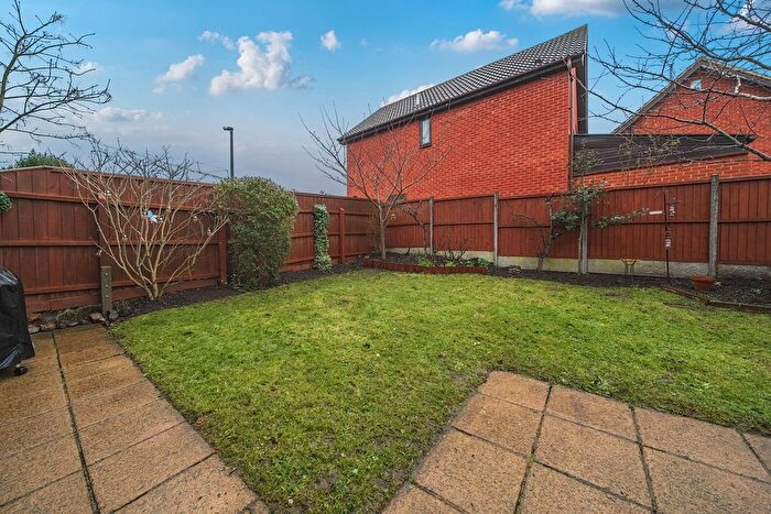 3 Bedroom Detached House For Sale In Millwright Way, Flitwick, MK45