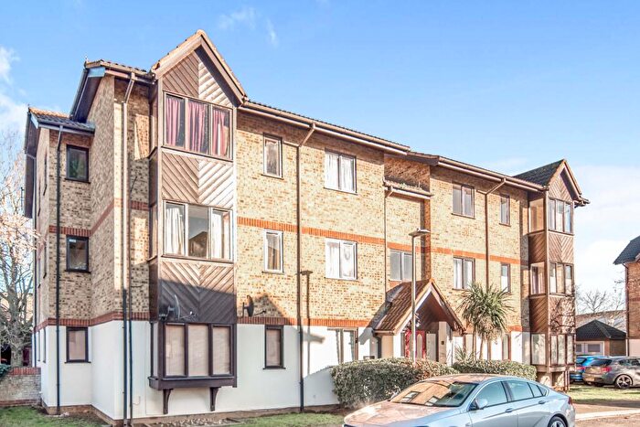 1 Bedroom Flat To Rent In Redwood Grove, Bedford, MK42