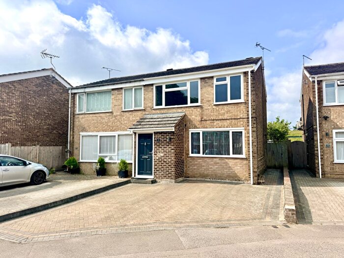 3 Bedroom Semi Detached House For Sale In Lime Court, Wigmore, Gillingham, ME8
