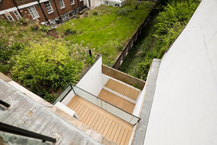 4 Bedroom Mews To Rent In Horbury Mews, London, W11