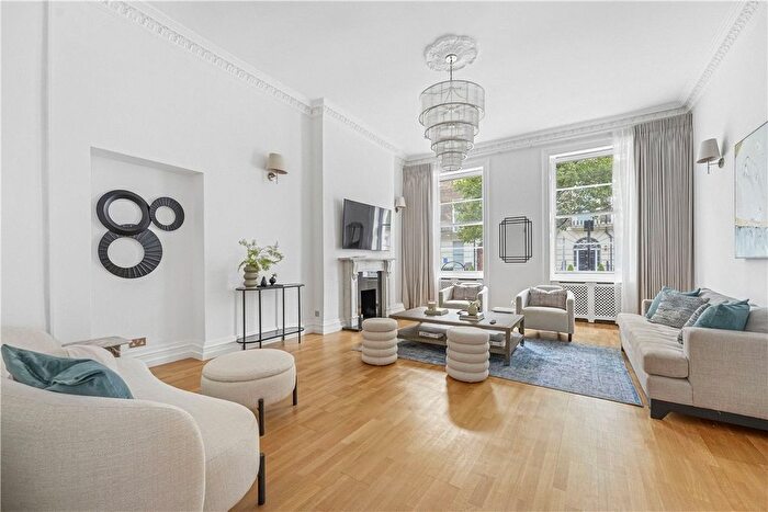 2 Bedroom Maisonette To Rent In Gloucester Place, Marylebone, W1U