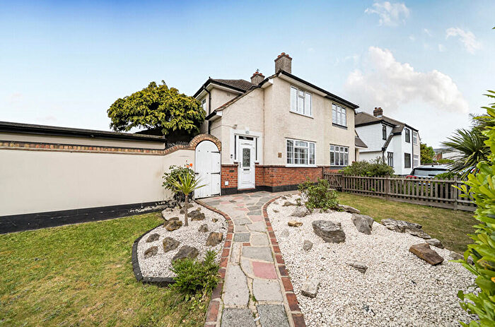 4 Bedroom Semi Detached House For Sale In Halfway Street, Sidcup, DA15