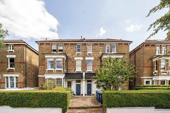 2 Bedroom Flat To Rent In Cumberland Park, London, W3