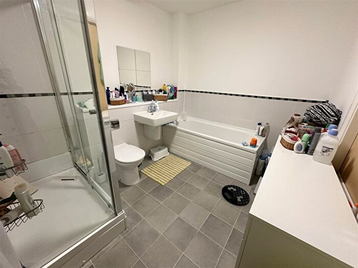 2 Bedroom Flat For Sale In Lawnhurst Avenue, Wythenshawe, Manchester, M23