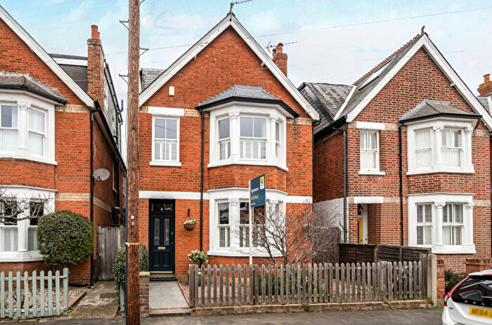 5 Bedroom Detached House For Sale In Holstein Avenue, Weybridge, Surrey, KT13