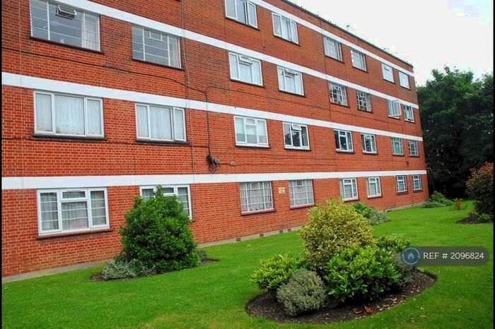 1 Bedroom Flat To Rent In Lordship Lane, London, N22