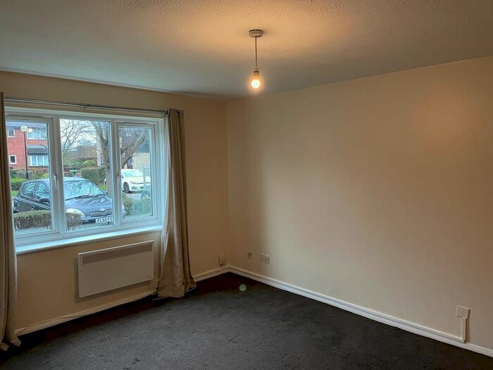 1 Bedroom Flat To Rent In Firs Close, Mitcham CR4