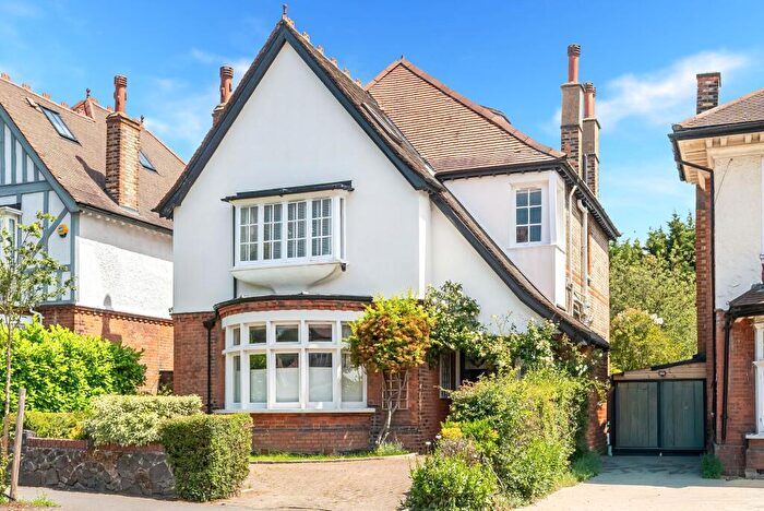 6 Bedroom Detached House For Sale In Kings Avenue, Woodford Green, IG8