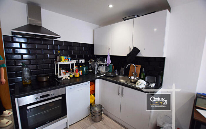 Flat To Rent In |Ref: |, London Road, Southampton, SO15