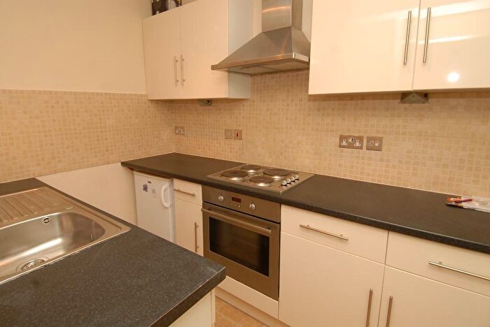 1 Bedroom Flat To Rent In Bucklers Way, Carshalton, SM5