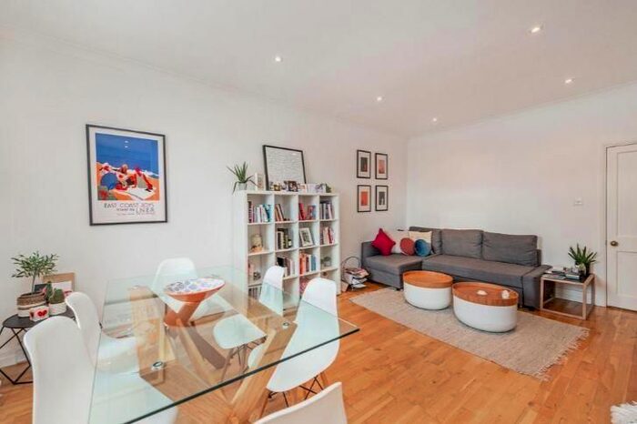 2 Bedroom Flat To Rent In Luxborough Street, Marylebone, London, W1U