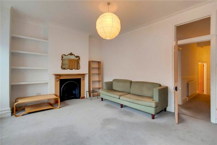 1 Bedroom Flat To Rent In Hazelbourne Road, Wandsworth, London, SW12