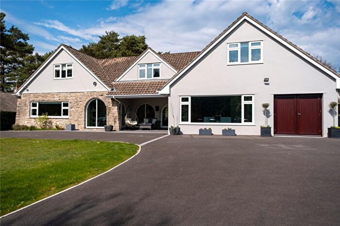 4 Bedroom Country House For Sale In St. Ives Park, Ashley Heath, Ringwood, Dorset, BH24