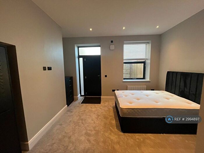 Studio To Rent In Hall Gate, Doncaster, DN1