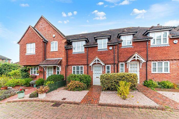 3 Bedroom Property For Sale In Little Common Lane, Bletchingley, Redhill, RH1