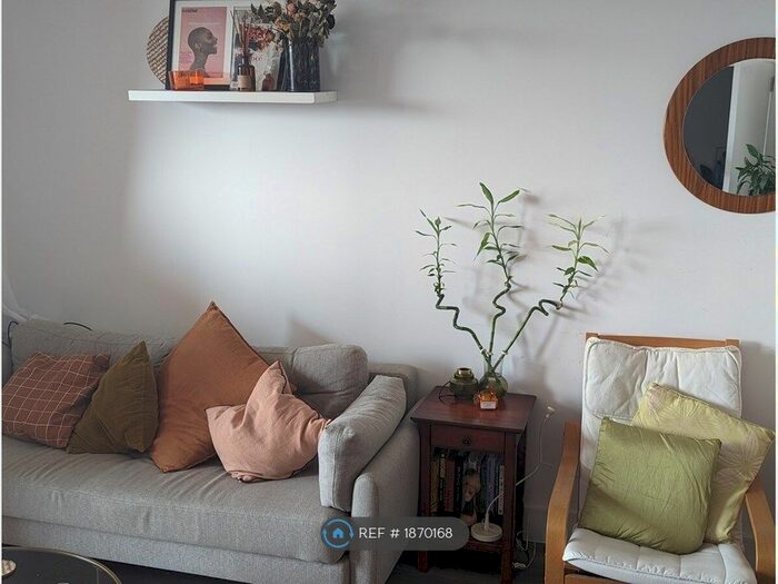 1 Bedroom Flat To Rent In Healum Avenue, Southall, UB2