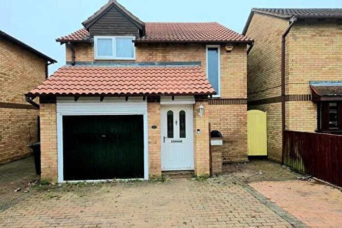 3 Bedroom Property To Rent In Lime Crescent, Bicester, OX26