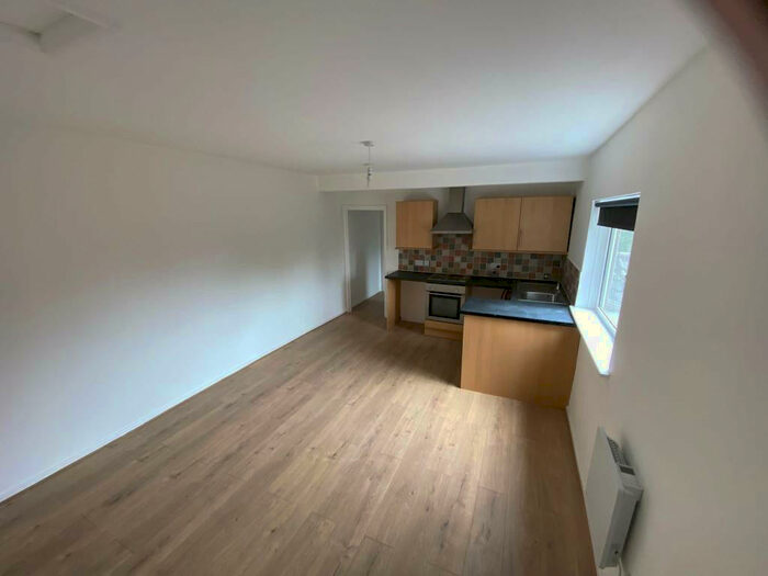 1 Bedroom Flat To Rent In - Nottingham Road, Ilkeston, Derbyshire, DE7