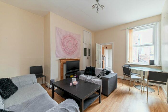 2 Bedroom Flat To Rent In Doncaster Road, Sandyford, Newcastle Upon Tyne, NE2