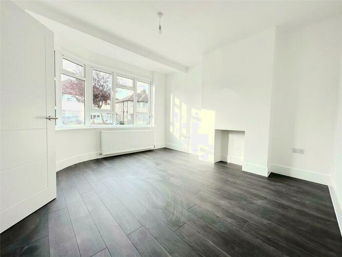 3 Bedroom Semi-Detached House To Rent In Woodlands Road, Bexleyheath, DA7