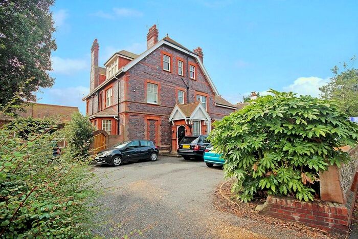 1 Bedroom Ground Flat To Rent In Lansdowne Road, Worthing, BN11