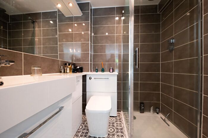 2 Bedroom Apartment To Rent In Ref: Gk - Union Street, Farnborough, GU14