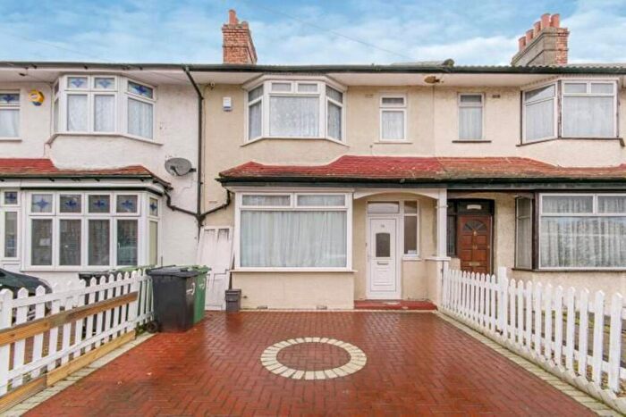 3 Bedroom House To Rent In Bond Road, Mitcham, CR4